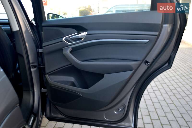 Позашляховик / Кросовер Audi e-tron 2020 в Хмельницькому фото 194 Позашляховик / Кросовер Audi e-tron 2020 в Хмельницькому