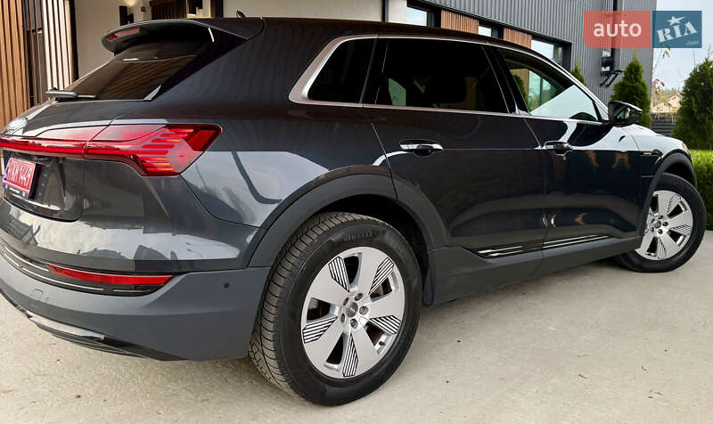 Внедорожник / Кроссовер Audi e-tron 2020 в Киеве фото 7 Внедорожник / Кроссовер Audi e-tron 2020 в Киеве