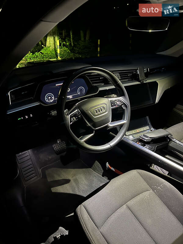 Внедорожник / Кроссовер Audi e-tron 2020 в Киеве фото 30 Внедорожник / Кроссовер Audi e-tron 2020 в Киеве