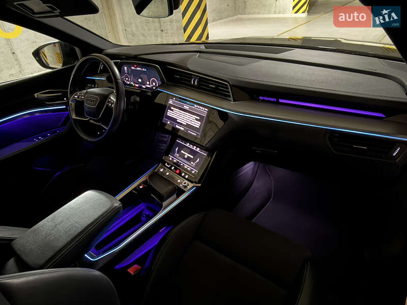 Позашляховик / Кросовер Audi e-tron 2021 в Львові фото 52 Позашляховик / Кросовер Audi e-tron 2021 в Львові
