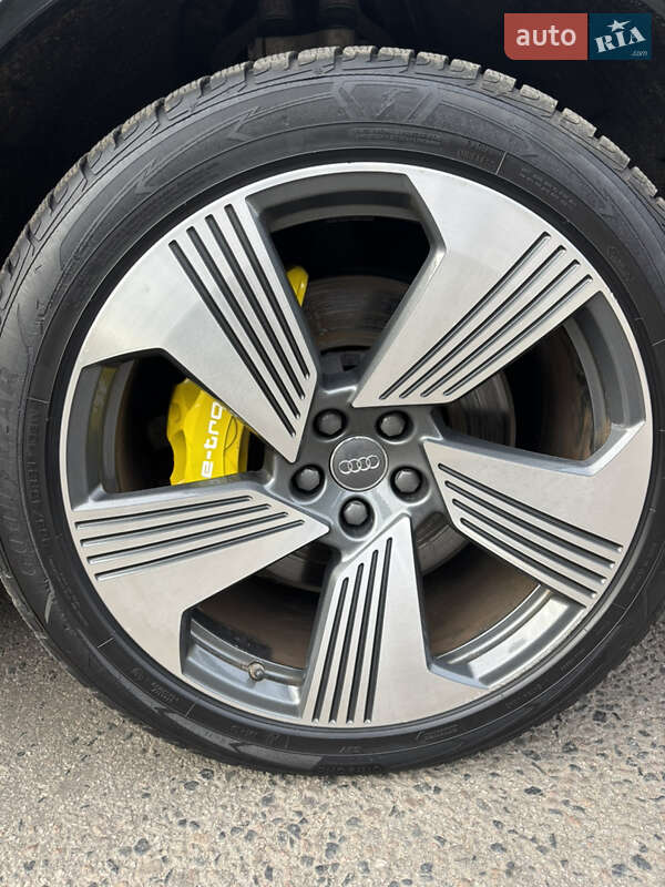 Внедорожник / Кроссовер Audi e-tron 2019 в Черкассах фото 55 Внедорожник / Кроссовер Audi e-tron 2019 в Черкассах