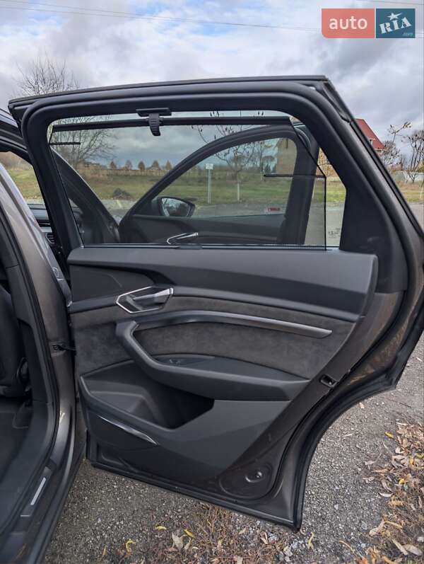 Позашляховик / Кросовер Audi e-tron 2020 в Тернополі