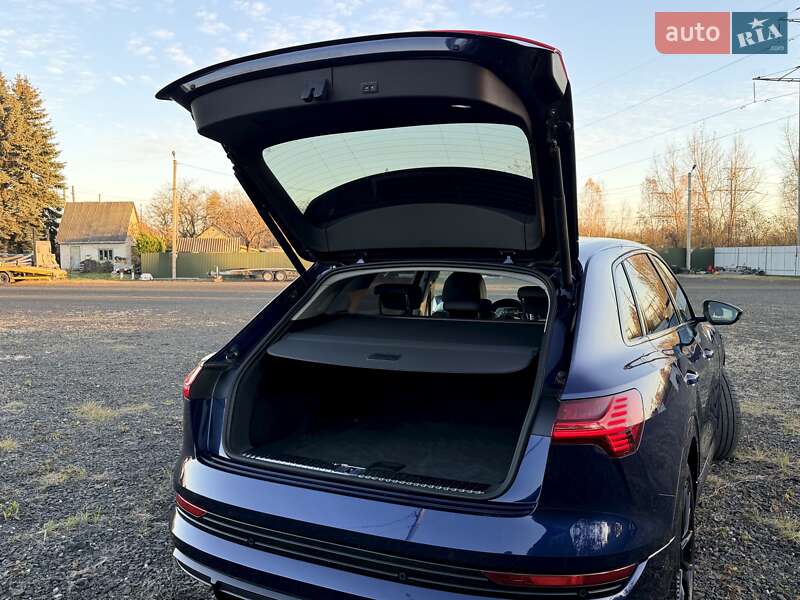 Внедорожник / Кроссовер Audi e-tron 2022 в Ковеле