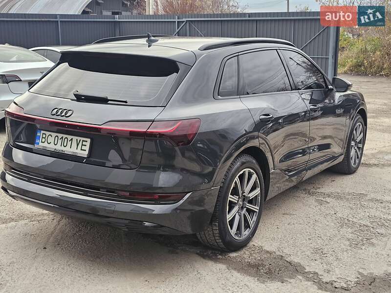 Позашляховик / Кросовер Audi e-tron 2019 в Львові фото 27 Позашляховик / Кросовер Audi e-tron 2019 в Львові
