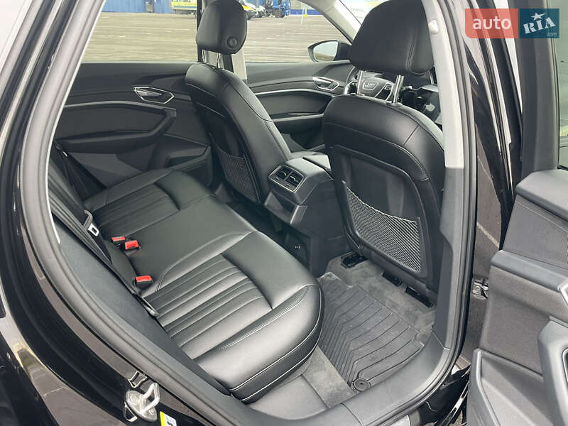 Позашляховик / Кросовер Audi e-tron 2023 в Рівному фото 39 Позашляховик / Кросовер Audi e-tron 2023 в Рівному