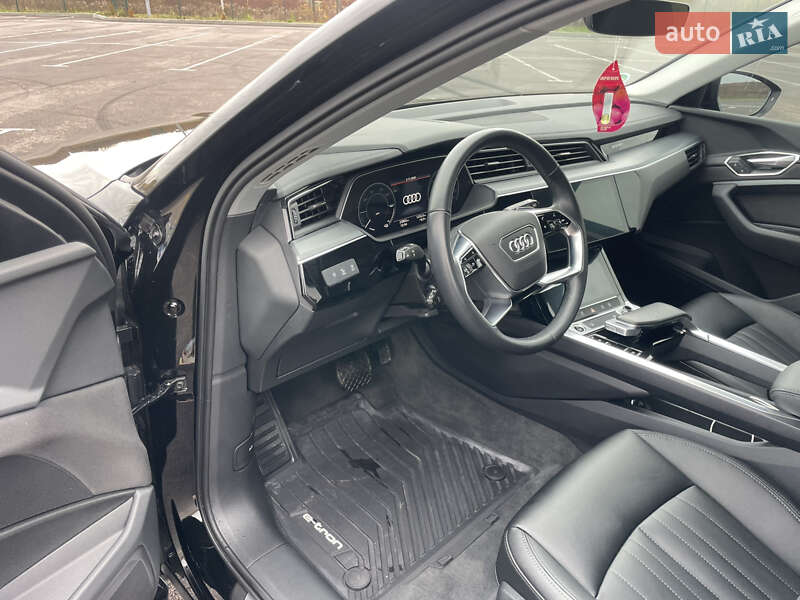 Позашляховик / Кросовер Audi e-tron 2023 в Рівному фото 46 Позашляховик / Кросовер Audi e-tron 2023 в Рівному