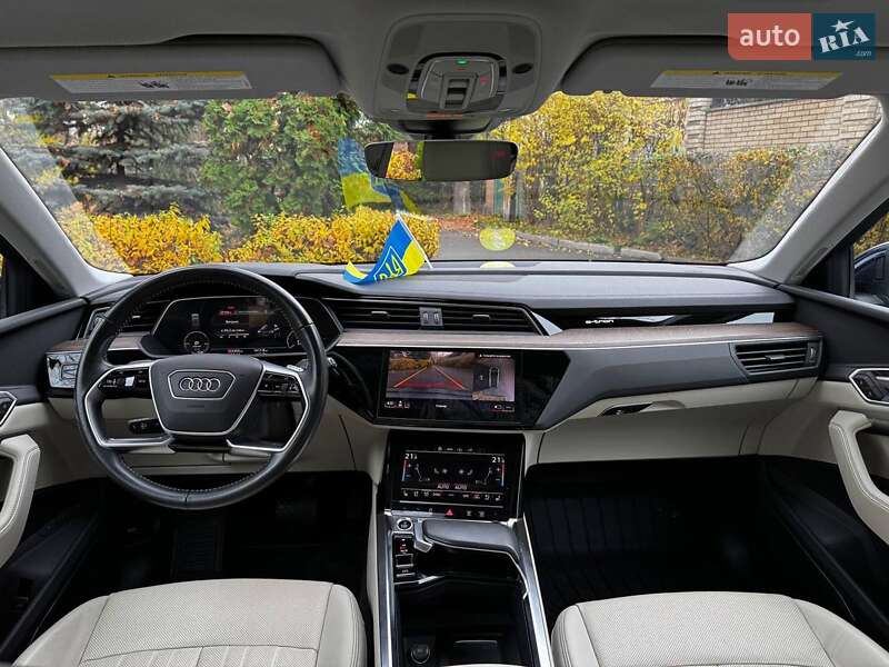 Позашляховик / Кросовер Audi e-tron 2020 в Києві