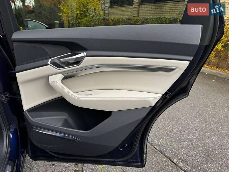 Позашляховик / Кросовер Audi e-tron 2020 в Києві