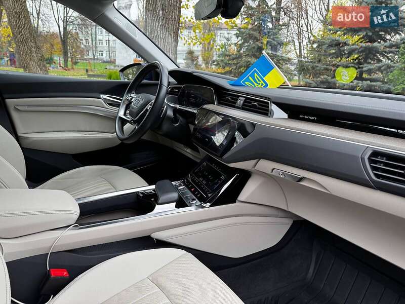 Позашляховик / Кросовер Audi e-tron 2020 в Києві