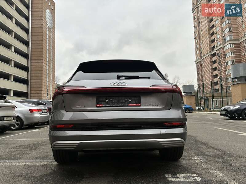 Позашляховик / Кросовер Audi e-tron 2022 в Києві