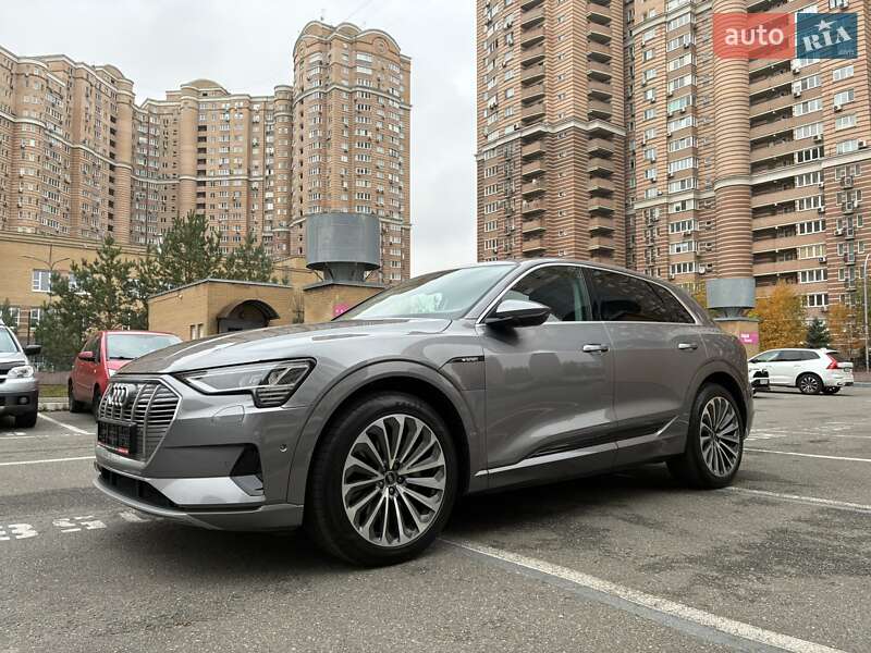 Позашляховик / Кросовер Audi e-tron 2022 в Києві