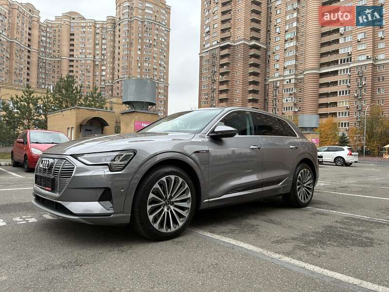 Позашляховик / Кросовер Audi e-tron 2022 в Києві