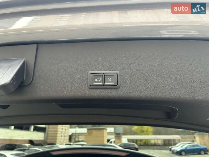 Позашляховик / Кросовер Audi e-tron 2022 в Києві