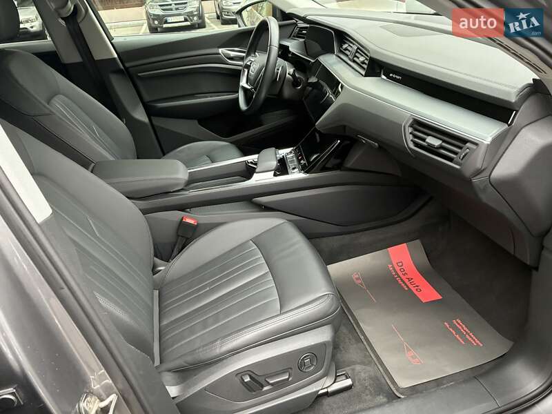 Позашляховик / Кросовер Audi e-tron 2022 в Києві