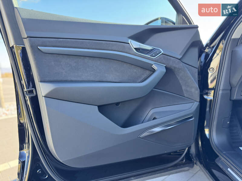 Внедорожник / Кроссовер Audi e-tron 2020 в Мукачево