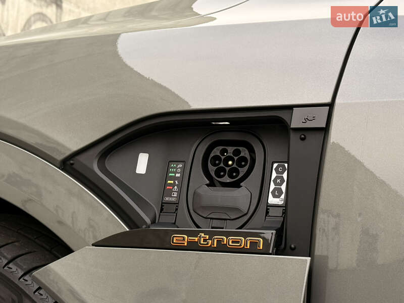 Позашляховик / Кросовер Audi e-tron 2022 в Львові