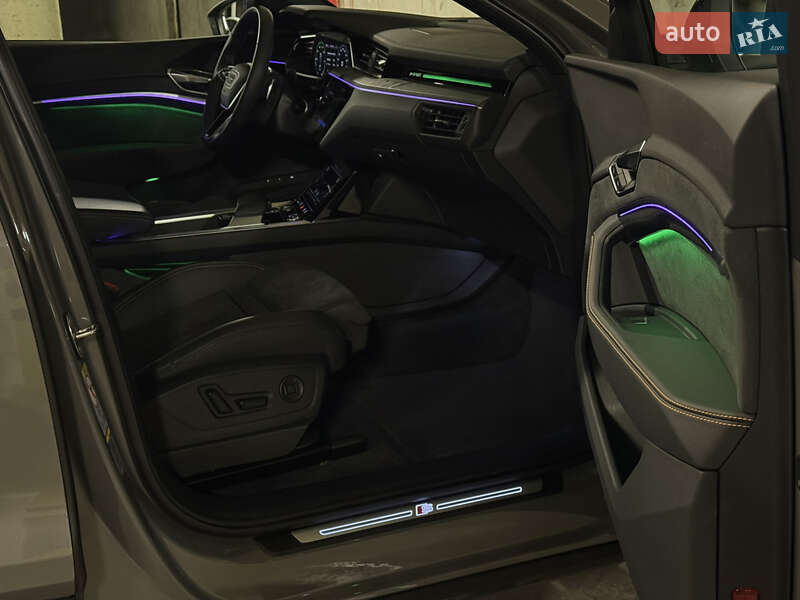 Позашляховик / Кросовер Audi e-tron 2022 в Львові