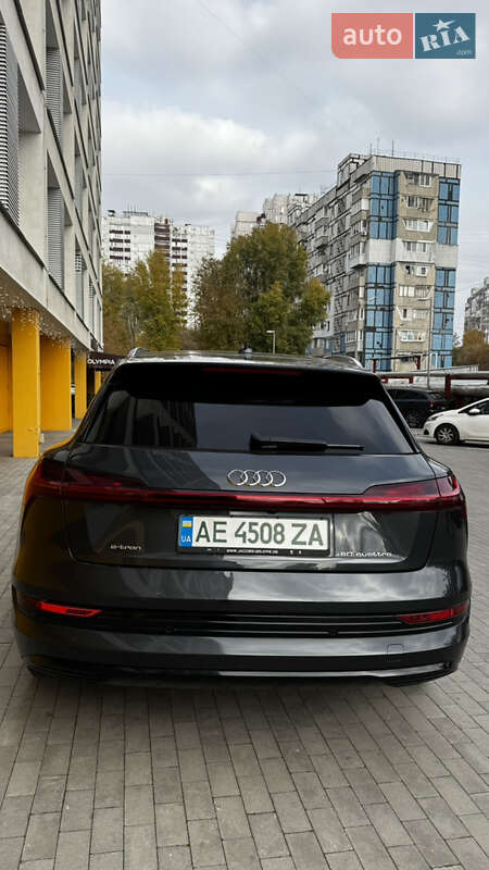 Внедорожник / Кроссовер Audi e-tron 2020 в Днепре
