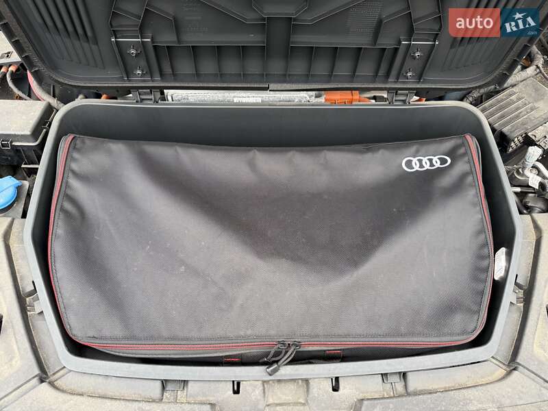 Внедорожник / Кроссовер Audi e-tron 2021 в Львове