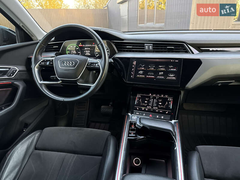 Позашляховик / Кросовер Audi e-tron 2019 в Дрогобичі
