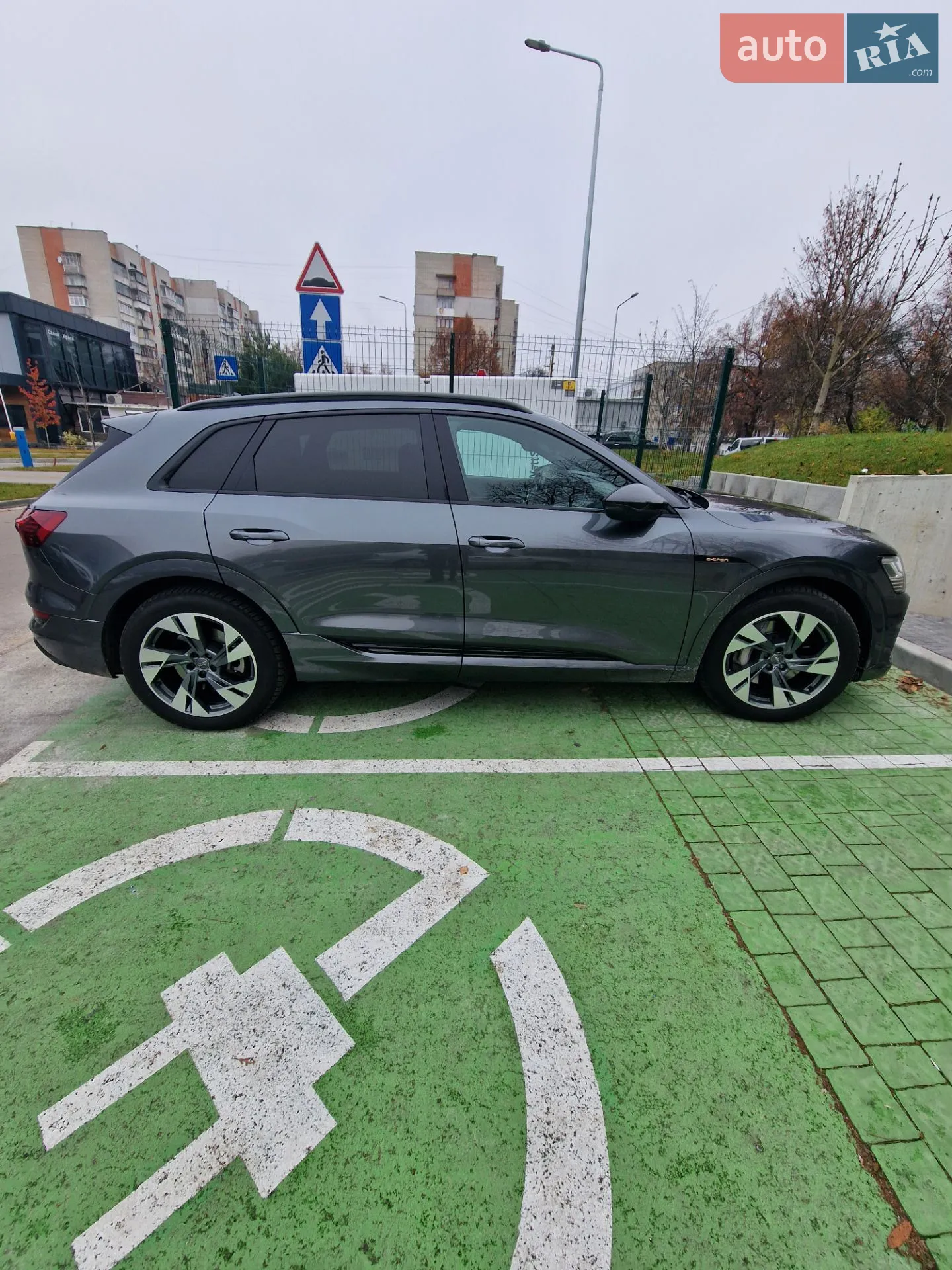 2020 Audi e-tron - мініатюра 61