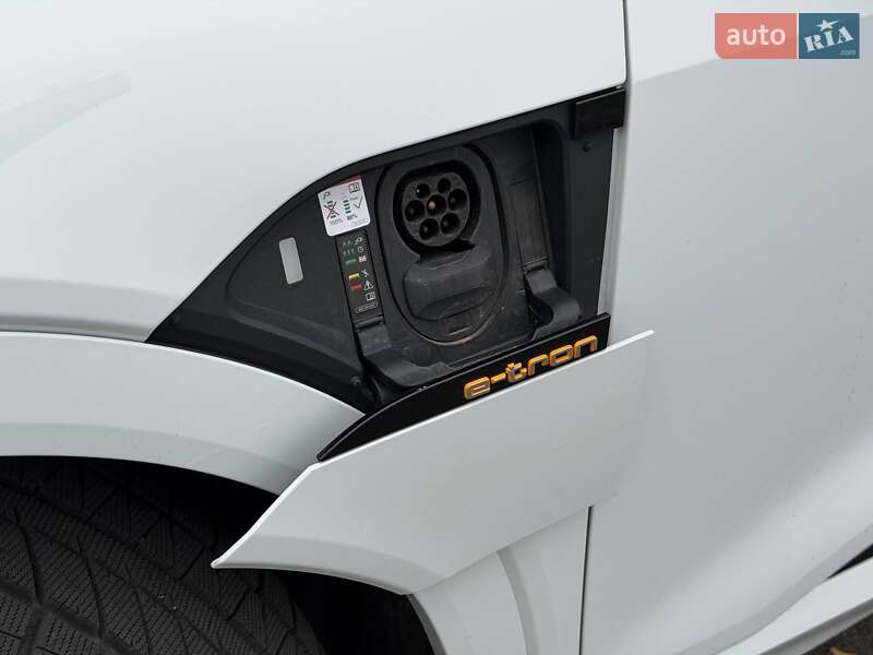 Позашляховик / Кросовер Audi e-tron 2019 в Кривому Розі фото 11 Позашляховик / Кросовер Audi e-tron 2019 в Кривому Розі