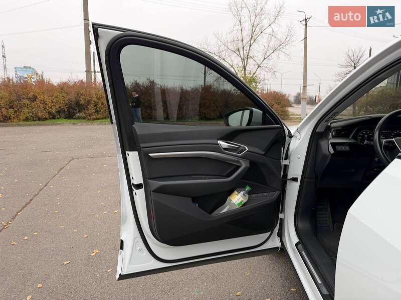 Позашляховик / Кросовер Audi e-tron 2019 в Кривому Розі фото 40 Позашляховик / Кросовер Audi e-tron 2019 в Кривому Розі