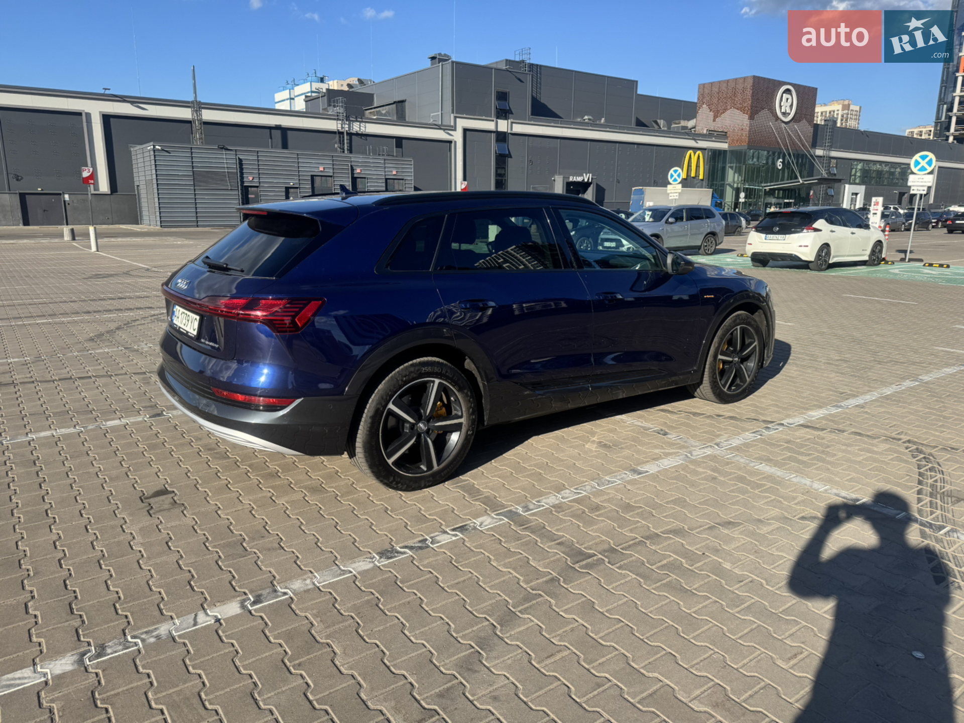 2020 Audi e-tron - мініатюра 2