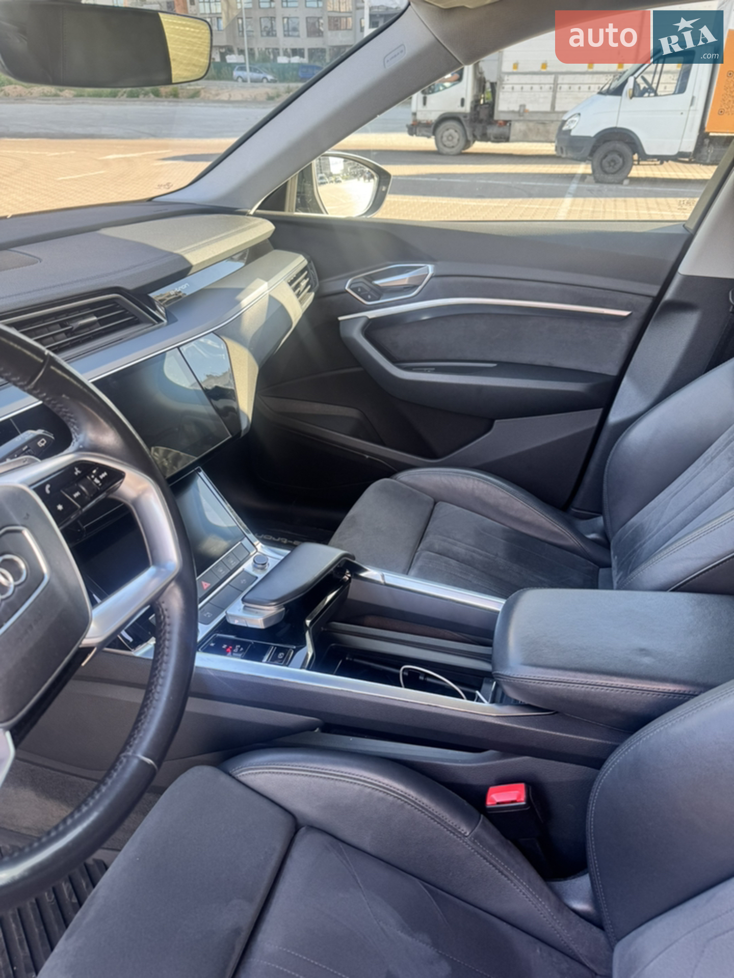 2020 Audi e-tron - мініатюра 8