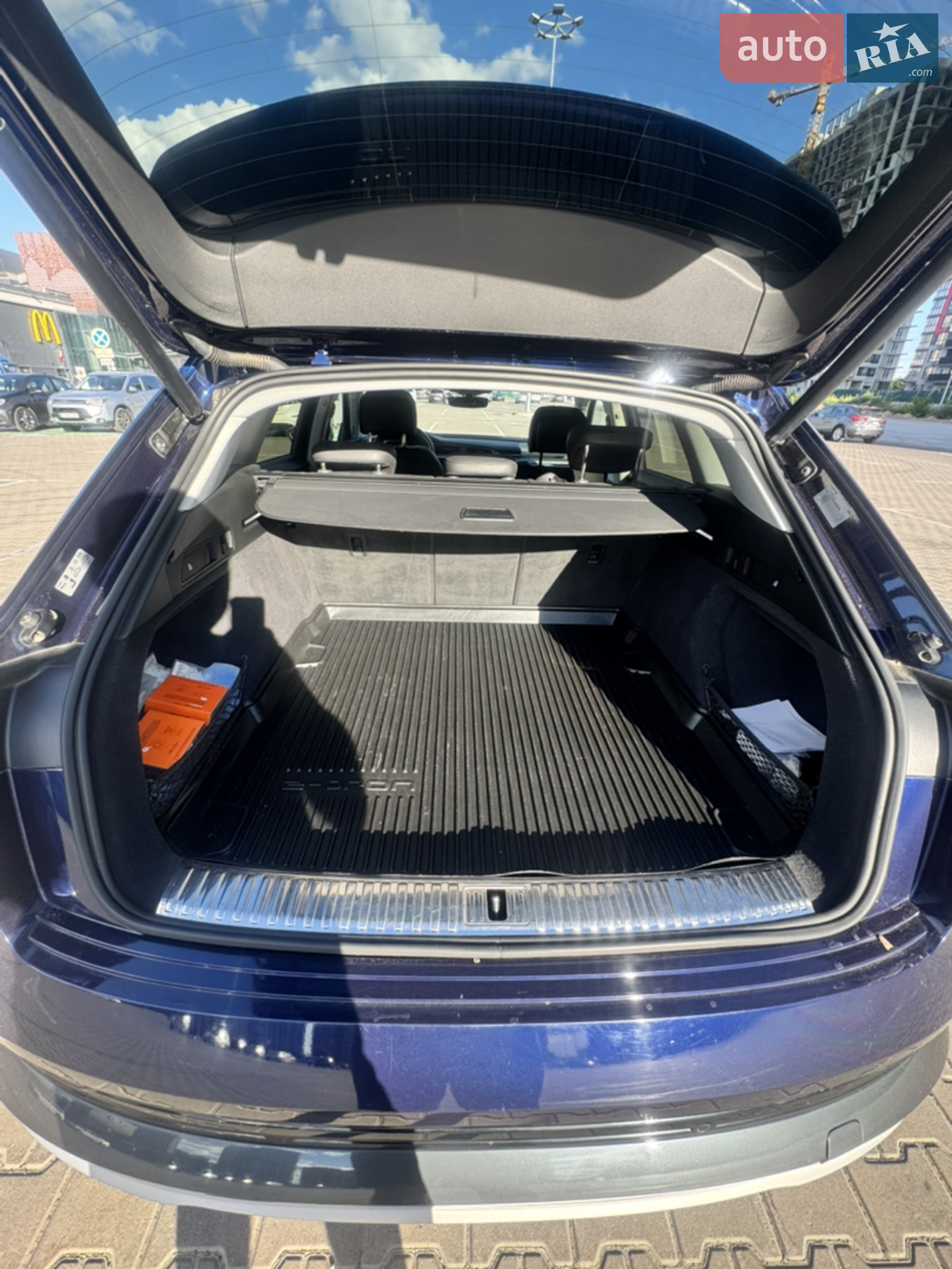 2020 Audi e-tron - мініатюра 14