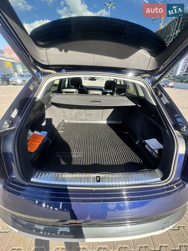 Позашляховик / Кросовер Audi e-tron 2020 в Києві фото 14 Позашляховик / Кросовер Audi e-tron 2020 в Києві