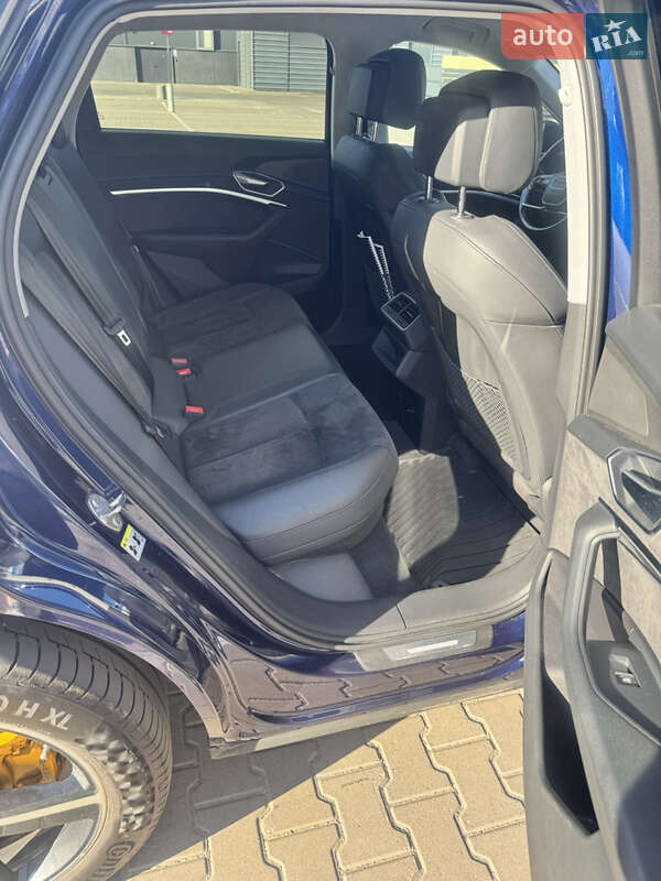 Позашляховик / Кросовер Audi e-tron 2020 в Києві фото 17 Позашляховик / Кросовер Audi e-tron 2020 в Києві