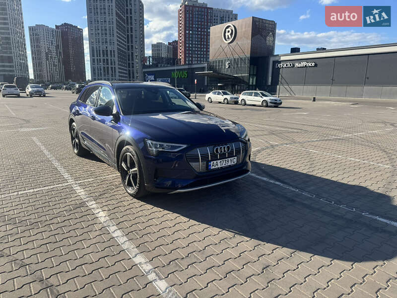 Позашляховик / Кросовер Audi e-tron 2020 в Києві фото 22 Позашляховик / Кросовер Audi e-tron 2020 в Києві