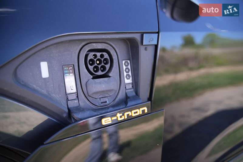 Внедорожник / Кроссовер Audi e-tron 2022 в Дубно