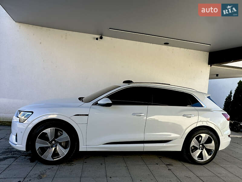 Позашляховик / Кросовер Audi e-tron 2019 в Ужгороді