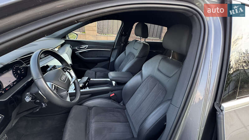 Позашляховик / Кросовер Audi e-tron 2019 в Ужгороді