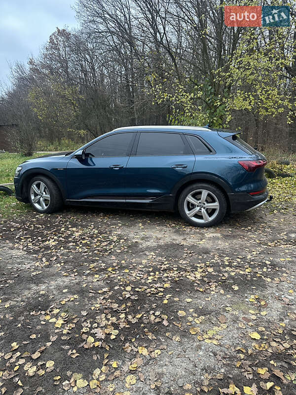 Внедорожник / Кроссовер Audi e-tron 2019 в Харькове