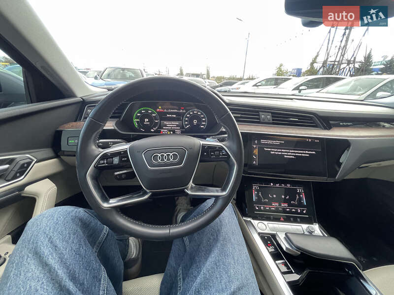 Внедорожник / Кроссовер Audi e-tron 2019 в Львове фото 10 Внедорожник / Кроссовер Audi e-tron 2019 в Львове