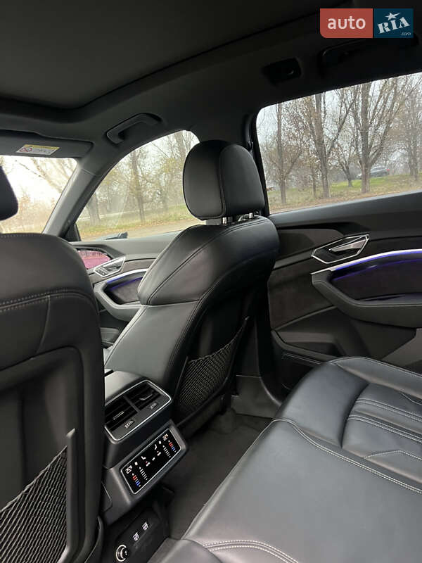 Позашляховик / Кросовер Audi e-tron 2019 в Дніпрі фото 10 Позашляховик / Кросовер Audi e-tron 2019 в Дніпрі