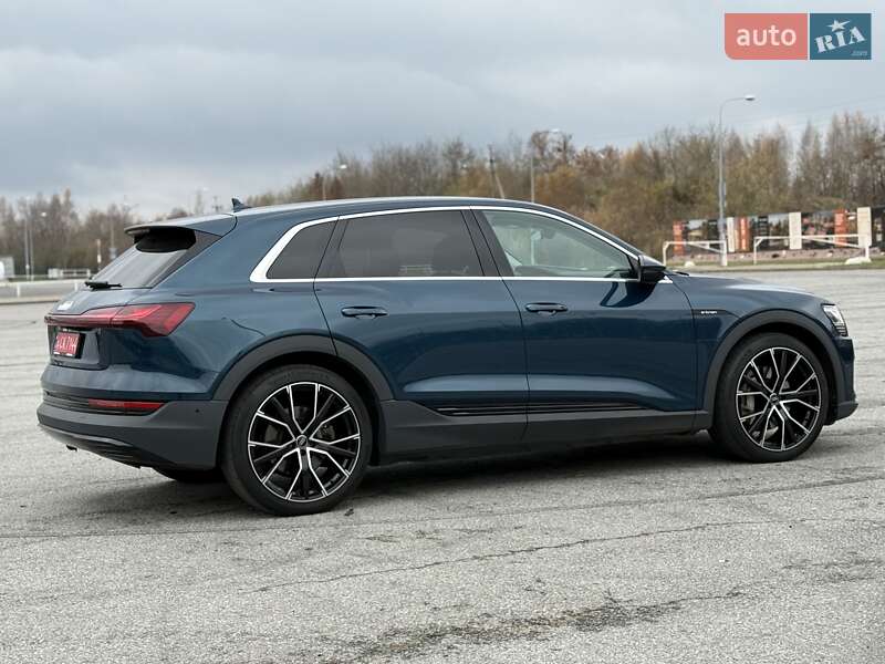 Позашляховик / Кросовер Audi e-tron 2021 в Києві фото 11 Позашляховик / Кросовер Audi e-tron 2021 в Києві