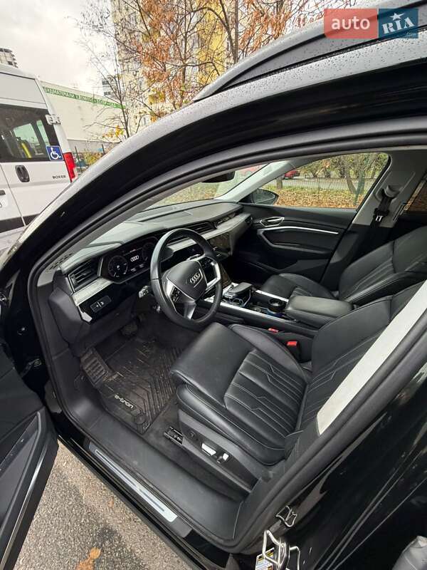 Позашляховик / Кросовер Audi e-tron 2024 в Києві