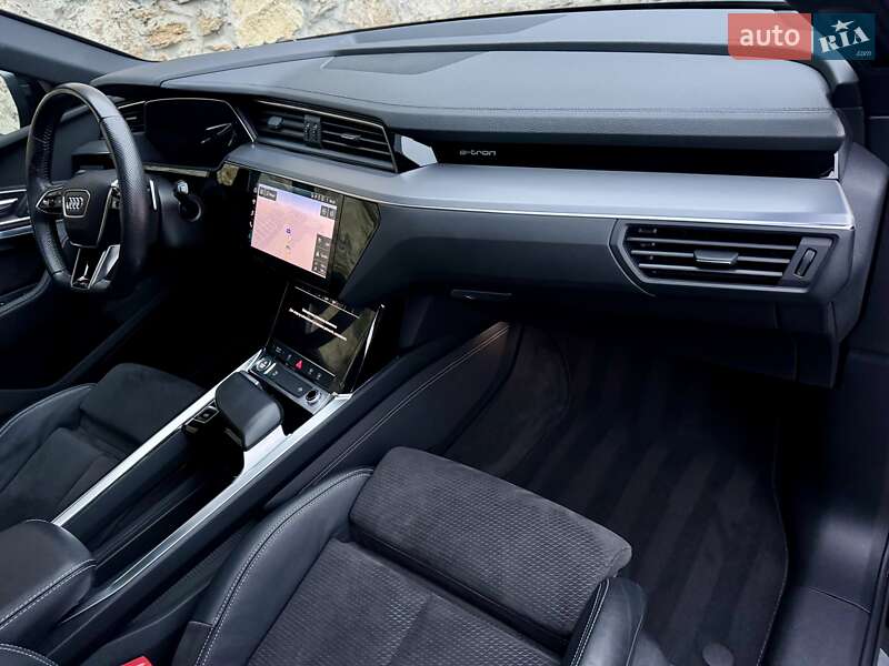 Позашляховик / Кросовер Audi e-tron 2019 в Рівному