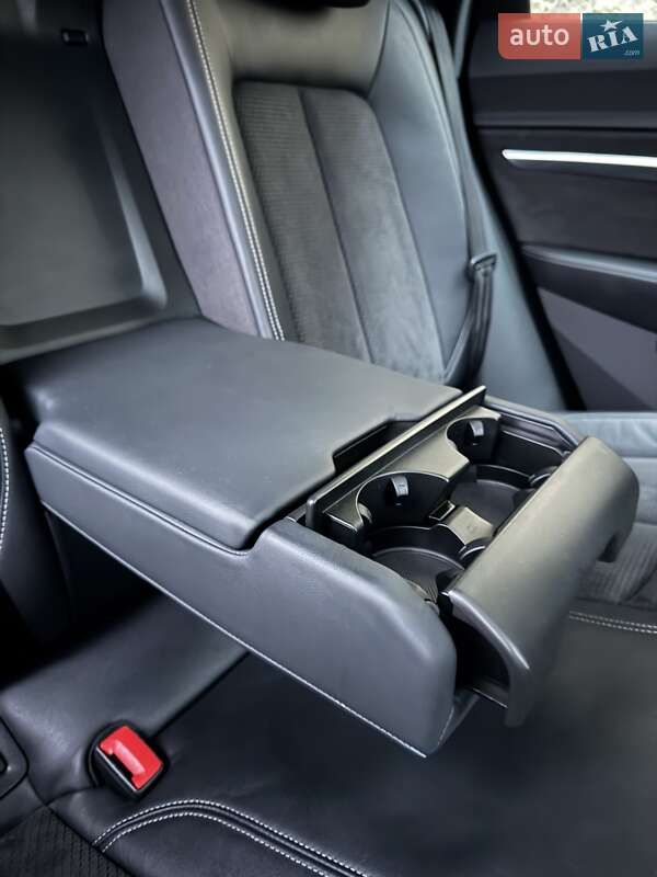 Позашляховик / Кросовер Audi e-tron 2019 в Рівному