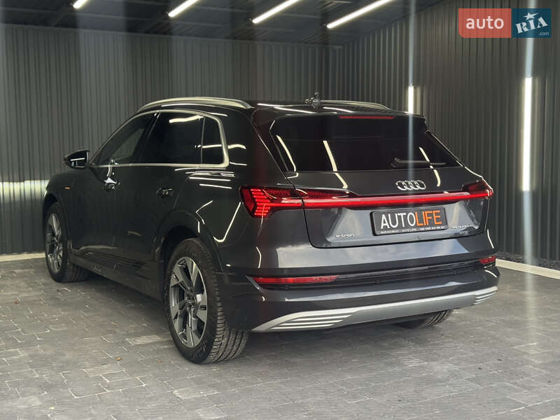 Внедорожник / Кроссовер Audi e-tron 2022 в Мукачево