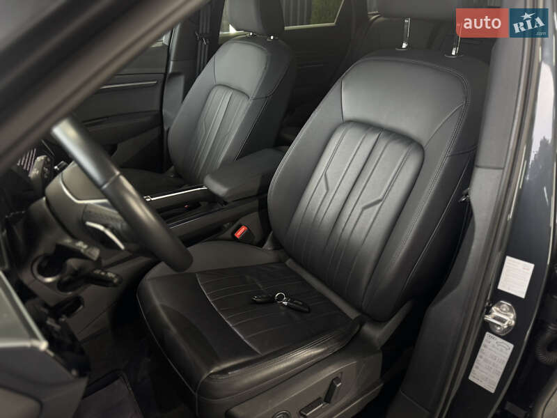 Внедорожник / Кроссовер Audi e-tron 2022 в Мукачево