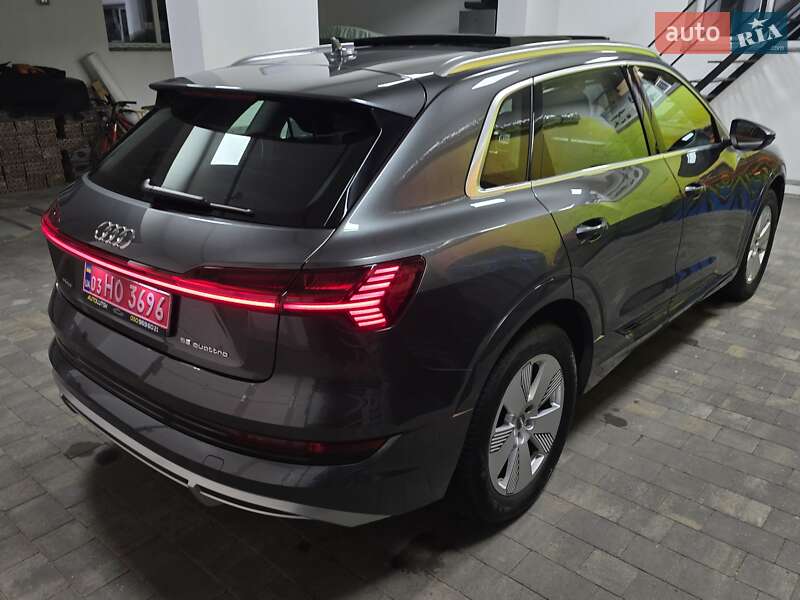Позашляховик / Кросовер Audi e-tron 2020 в Луцьку