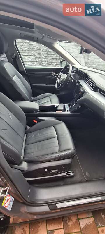 Позашляховик / Кросовер Audi e-tron 2019 в Рівному