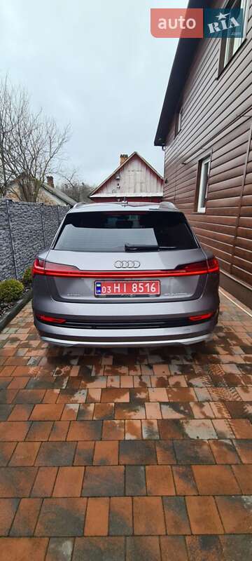 Позашляховик / Кросовер Audi e-tron 2019 в Рівному