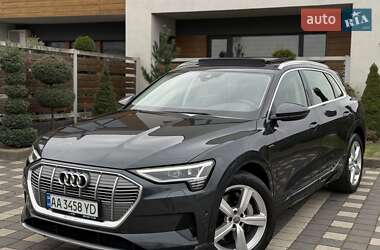 Позашляховик / Кросовер Audi e-tron 2019 в Стрию