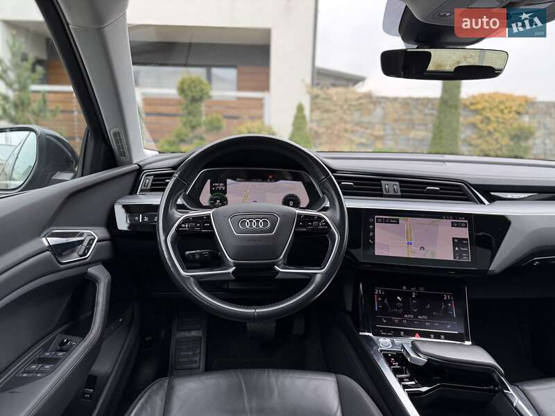 Позашляховик / Кросовер Audi e-tron 2019 в Стрию